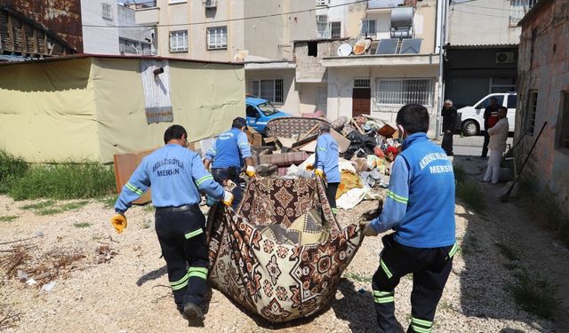 Mersin'de "Çöp Ev" temizlendi