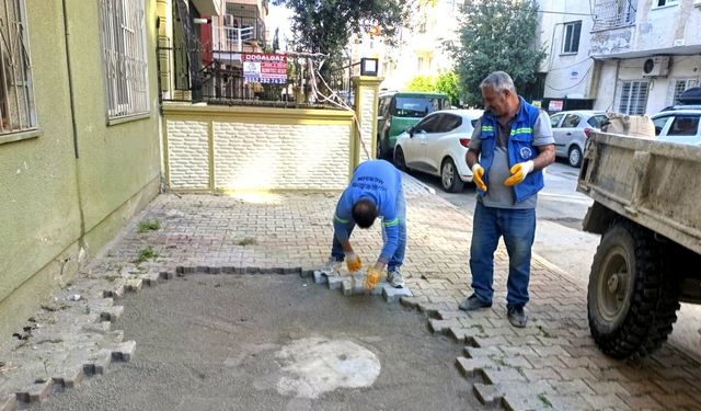 Akdeniz’de asfalt ve kaldırım yenileme çalışmaları