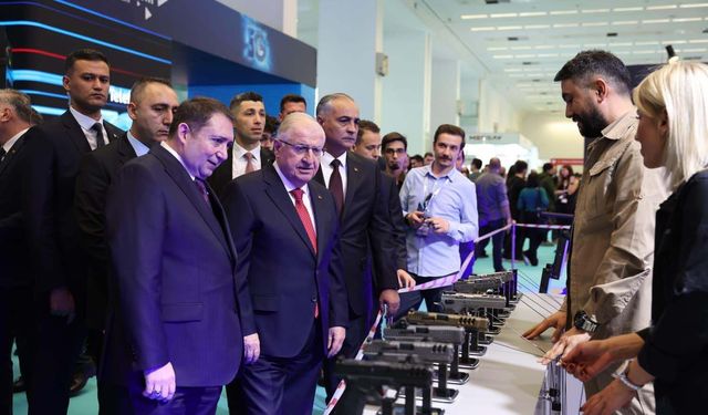 Bakan Güler'den teknoloji fuarına ziyaret