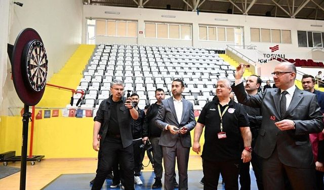 Toplam 17 ilden 280 sporcu ile dart grup müsabakaları başladı