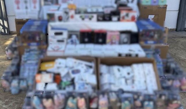 Antalya'da çok sayıda kaçak elektronik oyuncak ele geçirildi