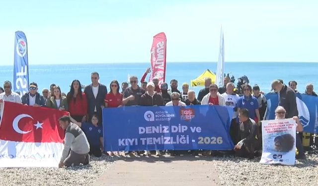 Konyaaltı Sahili’nde deniz dibi ve kıyı temizliği