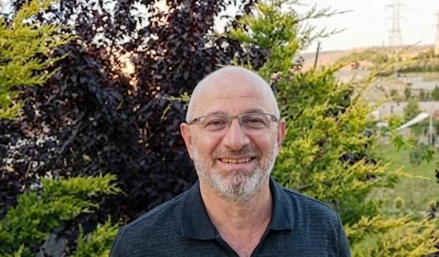 Felsefeci Özdemir Eğitimde aforizmaları anlatıyor