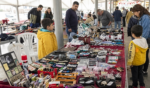 Savaş ve krizlere rağmen bitmeyen antika merakı