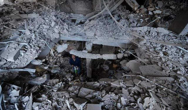 Lübnan: İsrail’in dün düzenlediği saldırılarda hayatını kaybedenlerin sayısı 303'e yükseldi