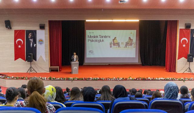 Öğrencilere yönelik ‘Meslek Tanıtım Semineri’ düzenledi