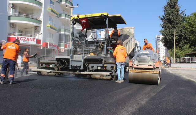 Mersin’de yol yapım bakım ve onarım mesaisi