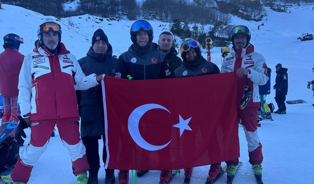 Otizmli ikiz kayakçıların hedefi dünya şampiyonluğu