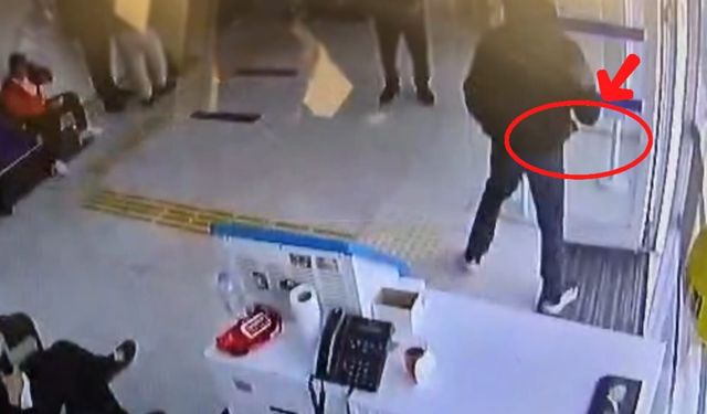 Satırla banka soymaya çalışan kar maskeli şüpheli, kaçarken yakalandı