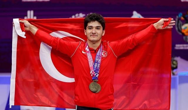 Bakan Bak, Avrupa Şampiyonu Furkan Özbek’i tebrik etti