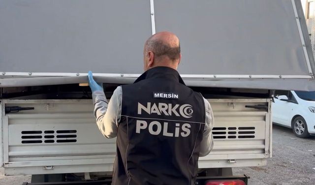 Mersin'de 184 kilo 900 gram takoz esrar ele geçirildi