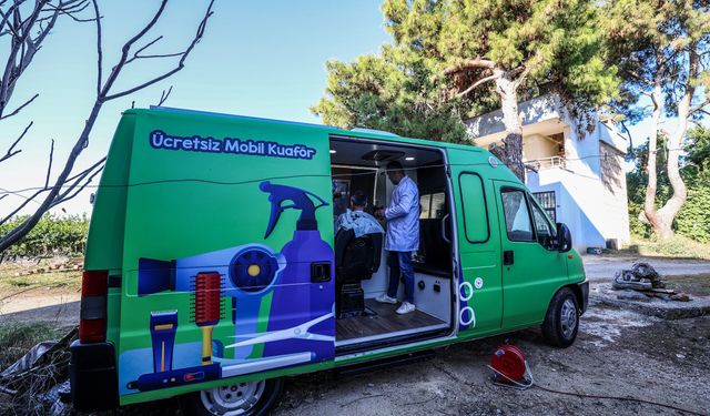 Mobil kuaför aracı vatandaşların ayağına gidiyor!