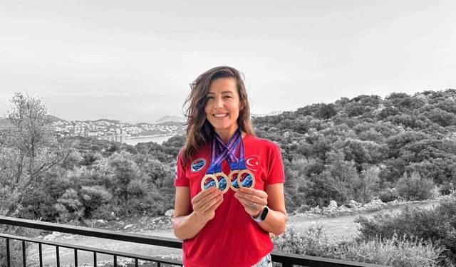 Milli Sporcu Birgül Erken’den buz altında dünya rekoru