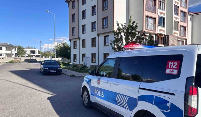 4’üncü kattan düşen çocuk ağır yaralandı