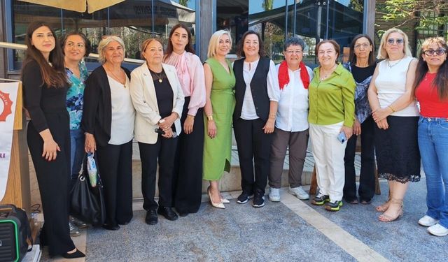 Mersin Cemevi’nde Anneler Günü Türkülerle Kutlandı