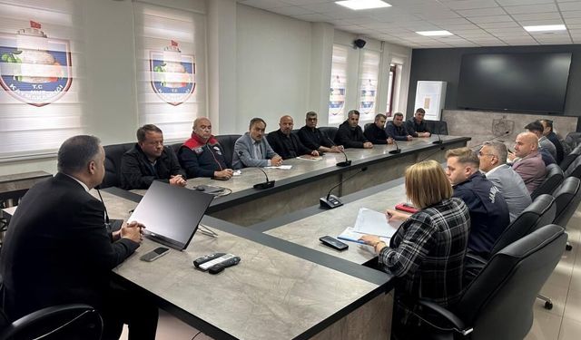 Mersin'de kayısı hasadı değerlendirme toplantısı yapıldı