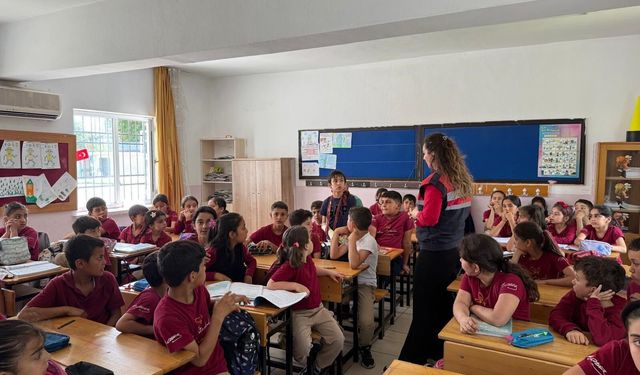 Mersin Jandarması’ndan güvenli internet eğitimi