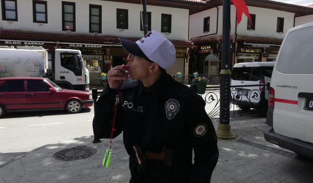 Bir günlüğüne polis oldu, hayalini yaşadı