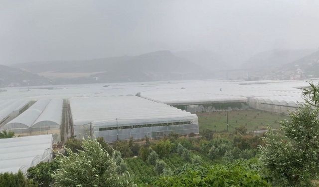 Mersin’de beklenen yağış başladı