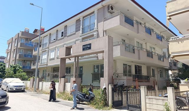 Korku apartmanında yaşamak zorundalar