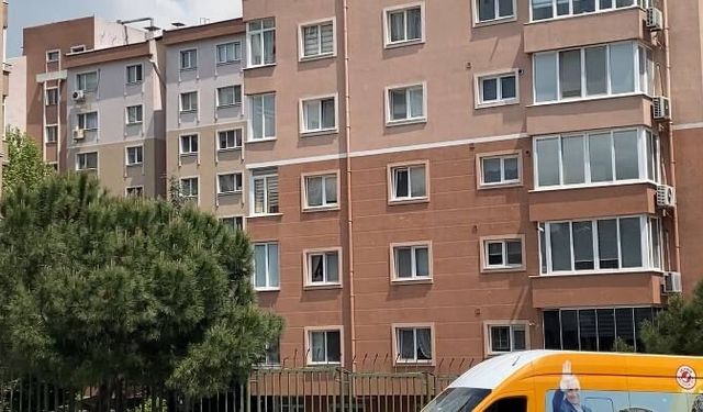Eşini bıçaklayıp karakola teslim oldu
