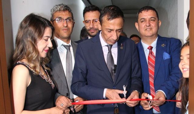 Eğitimciler, “Siyasetin değil eğitimin emrindeyiz” dedi