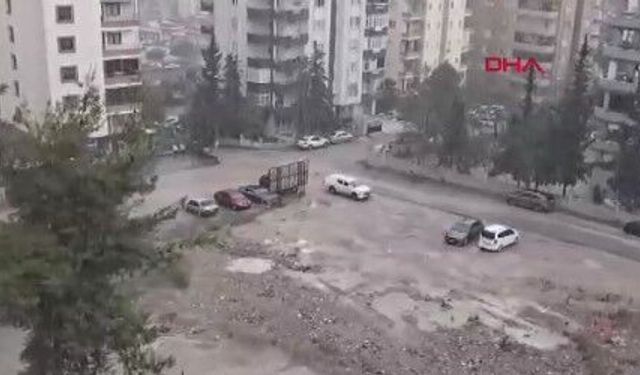 Adana'da dolu yağışı etkili oldu