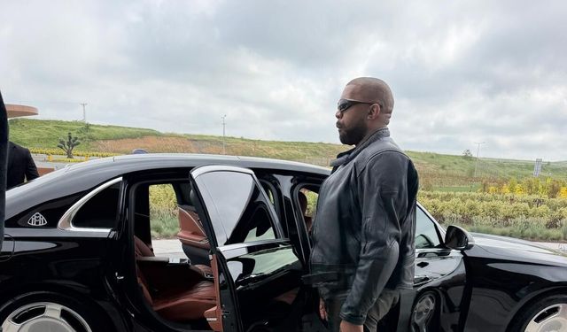 Grammy ödüllü Kanye West İstanbul'a geldi
