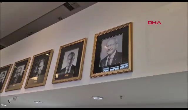Kılıçdaroğlu’nun Genel Merkez binasında indirilen fotoğrafı tekrar asıldı