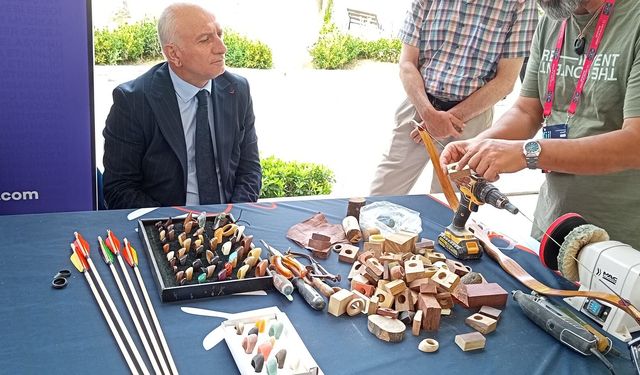 Türk okçuluğunda parmağı koruyan sanat