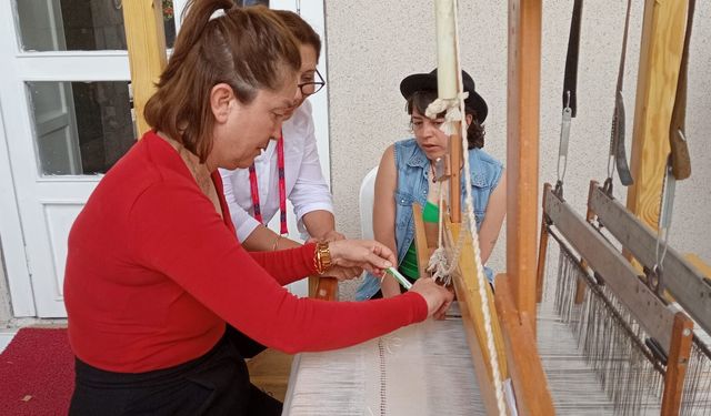 Tezgahlarda geçmişin izleri yeniden dokundu