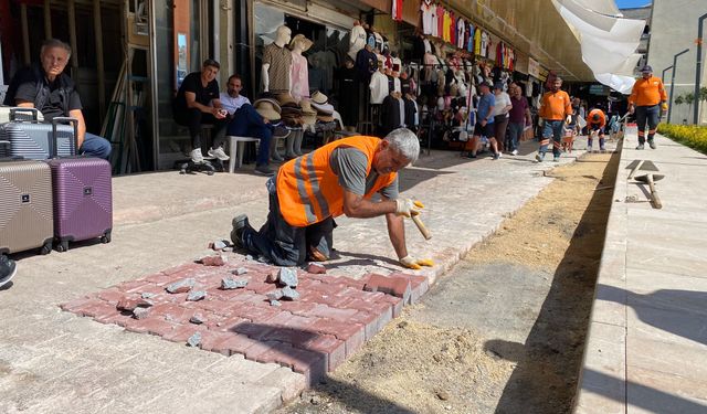 Akdeniz’de parke yenileme çalışmaları sürüyor