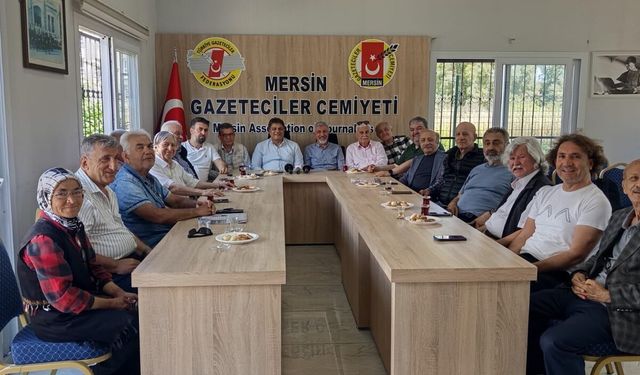 Gazetecilerin bayramlaşma töreni istişare buluşmasına dönüştü