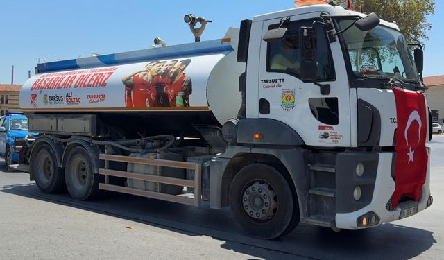 Tarsus'ta Dünya Kupası coşkusu sokaklara taştı