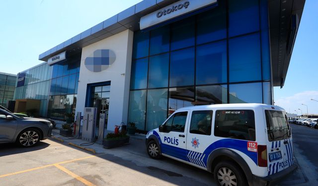 Antalya'da Otokoç bayiine silahlı saldırı
