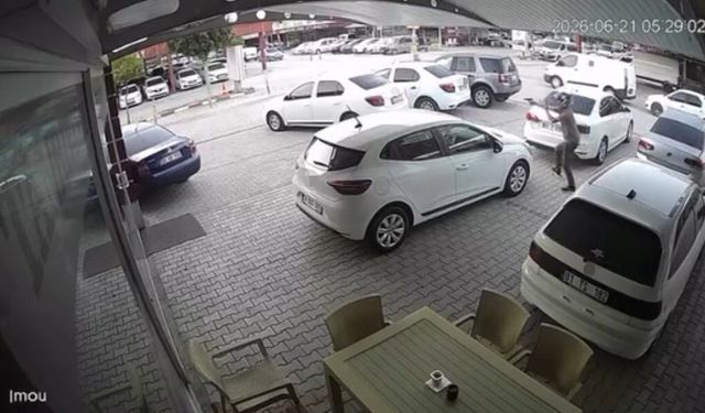 Adana'da oto galericiler sitesinde silahlı saldırı: Çok sayıda araç zarar gördü