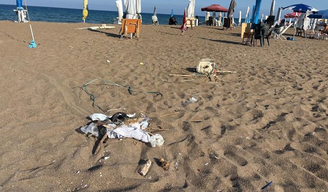 Altın sahiller plastik atıklarla doldu
