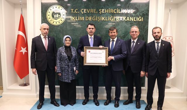 Bakan Kurum’a Kütahya’dan hemşehrilik beratı
