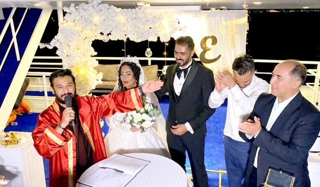 Evliliklerde artık 'tiyatral nikah' şeklinde tercih ediliyor
