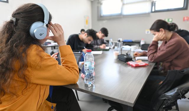 Büyükşehir okuma salonları öğrencilerin ikinci adresi