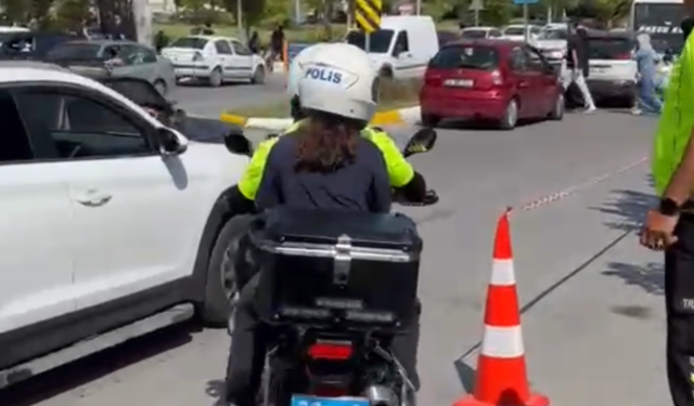 Mersin polisi, geç kalan adayları sınava yetiştirdi