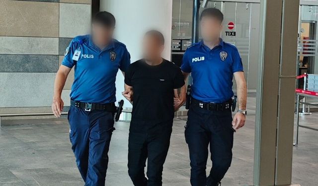Hapis cezasıyla aranan şahıs Çukurova Uluslararası Havalimanı’nda yakalandı