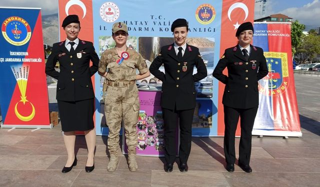 Jandarma komandolarının gösterisi nefes kesti