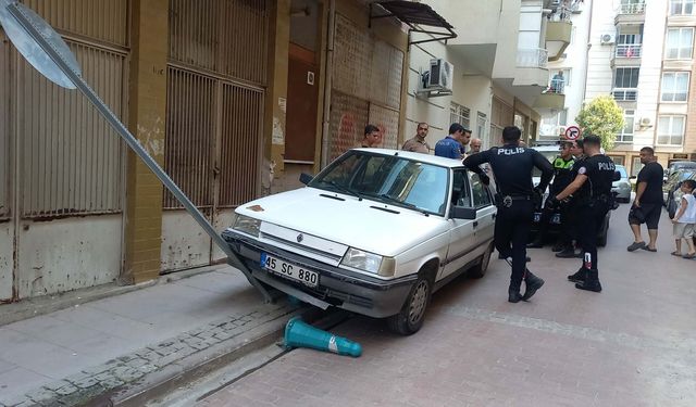 Manisa'da ruhsatsız tabancayla polisten kaçan ehliyetsiz otomobil sürücüsüne 410 bin lira ceza