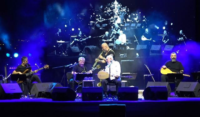 Mersinli türkücü caz festivalinde sahne aldı