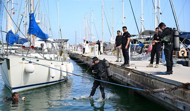 Mersin’de deniz tabanından tonlarca atık çıkarıldı