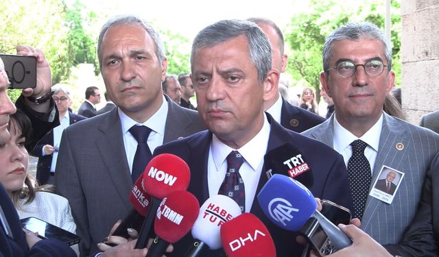 CHP'li Özel: "Olağanüstü kurultayla ilgili imza toplama süreci başlatıldı"