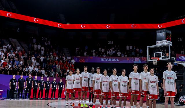 17 Yaş Altı Erkek Basketbol Milli Takımı, grup birincisi olarak son 16 turuna yükseldi