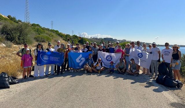 Mersin'de Akkuyu'dan sahil temizliği