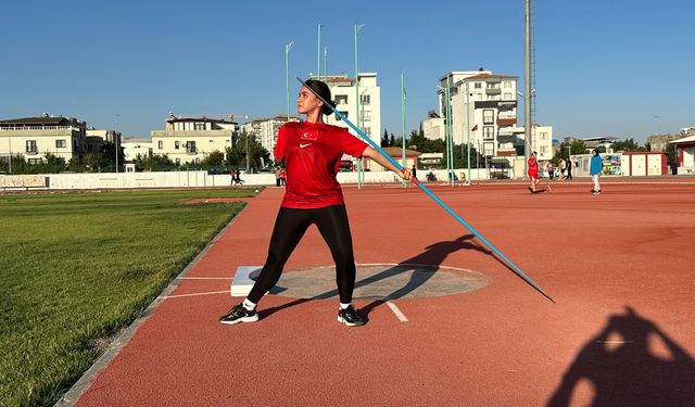 Depremde ailesini ve kolunu kaybetti Türkiye şampiyonu oldu